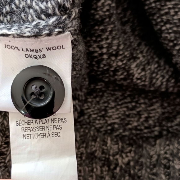 L.L. Bean Lambs Wool Shawl Collar Sweater  Sz M Pullover Warm Preppy Academia. - Picture 7 of 15